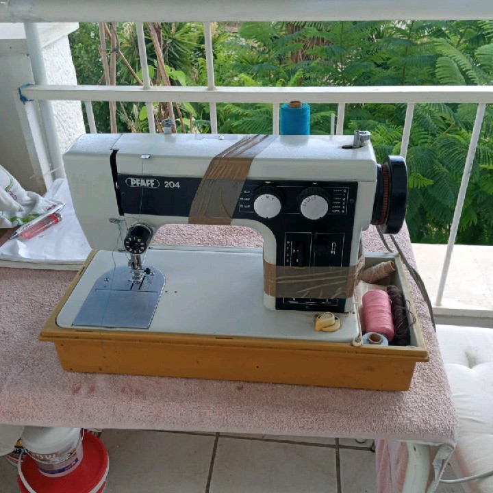 מכונת תפירה