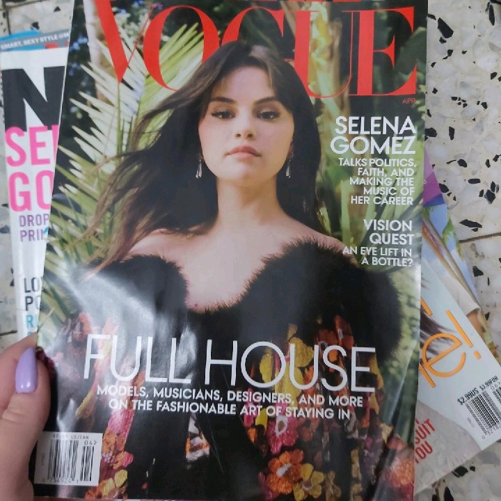 סלינה גומז עיתון vouge 2021