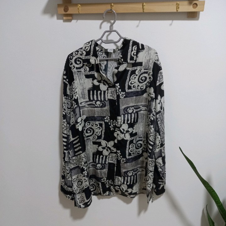 חולצה מכופתרת