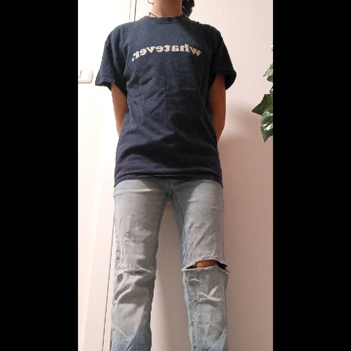 חולצת וואטאבר כחולה וג'ינס