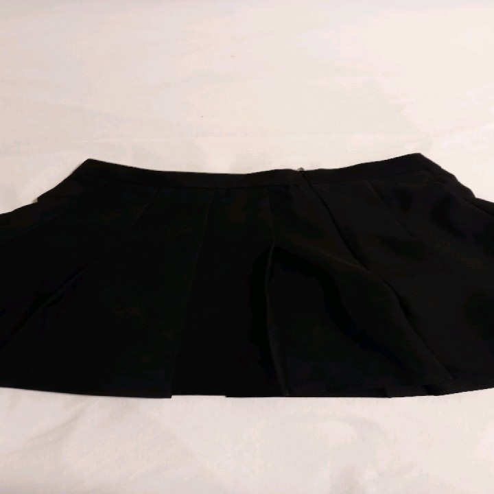 3 חצאיות
