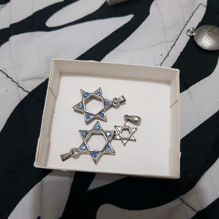 תליוני מגן דוד..מחיר לשלושתם