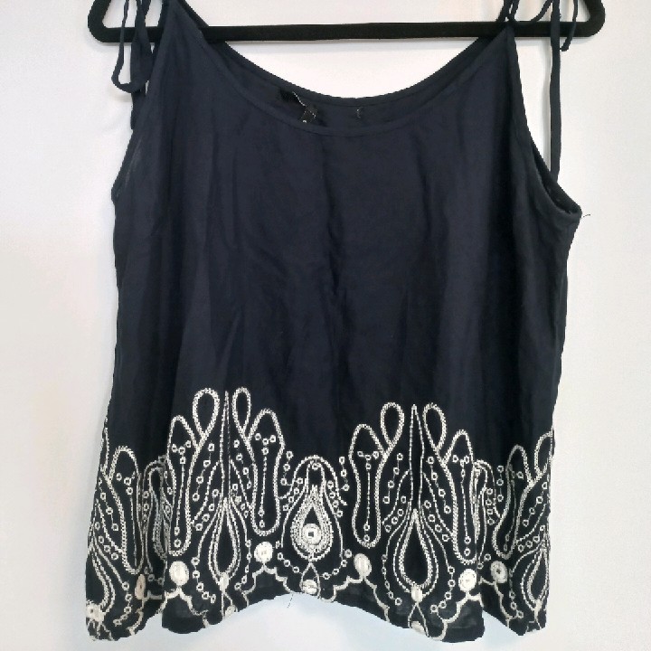 גופיה בצבע כחול navy - מידה m/l