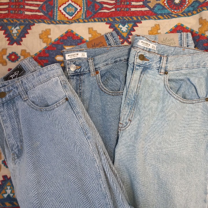 mom jeans במידות שונות