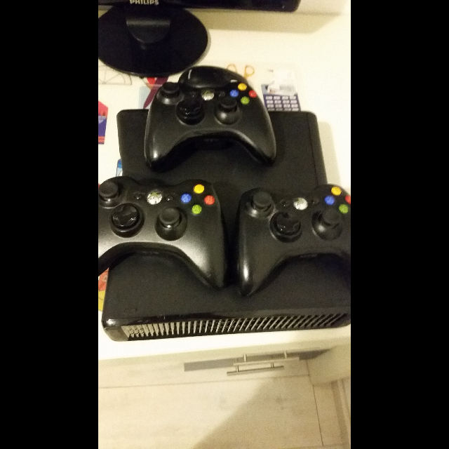 XBOXכמו חדש אם שלושה שלטים עם 20 משחקים ועוד kinek