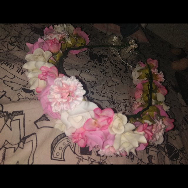 זר פרחים לראש