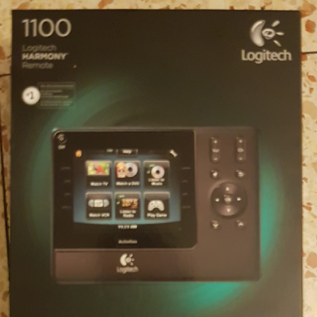 שלט אוניברסלי עם מסך harmony 1100