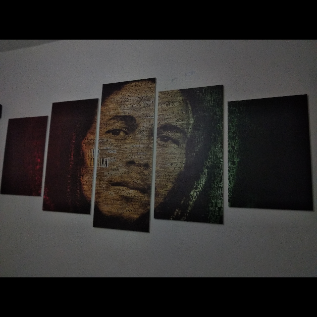 תמונה של בוב מרלי למכירה שני חלקים 40 על 60 סנטים, שני חלקים בינוניים 40 על 80 סנטים והחלק הגדול ביותר 40 סנטים על 100