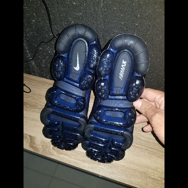 נמכרות עקב טעות במידה .מידה 44 nike vapormax