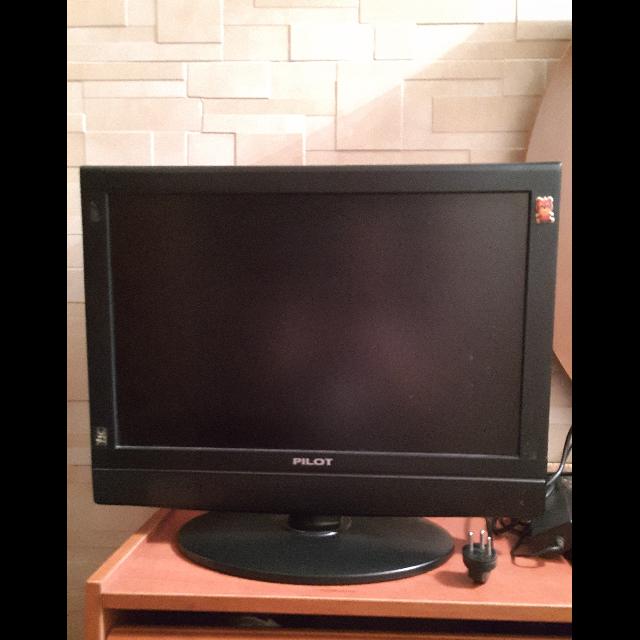טלוויזיה 30אינץ' עובדת מצוין, כולל שלט. סיבת מכירה: קניתי טלוויזיה חדשה. איזור:פתח תקווה