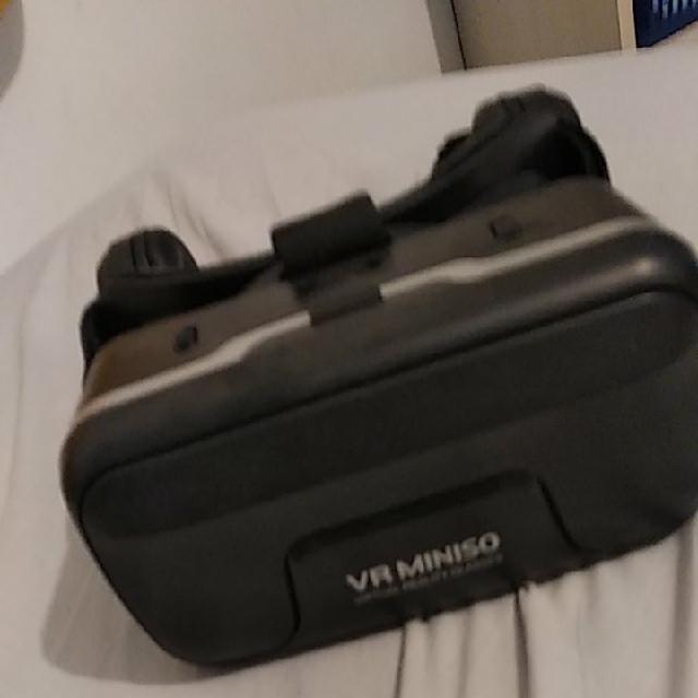 משקפי מציאות מדומה עם רמקולים ממש מצוין