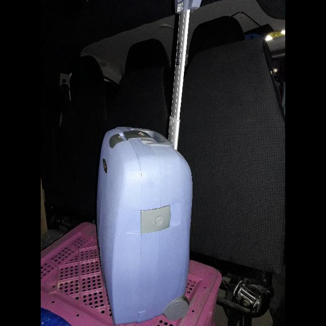 מזוודה קשיחה