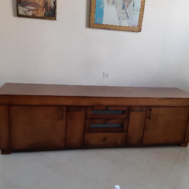 למכירה מזנון + שולחן סלון במצב מצויין