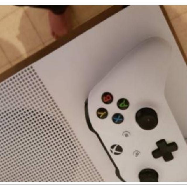 xbox one s 1TB שלט אחד