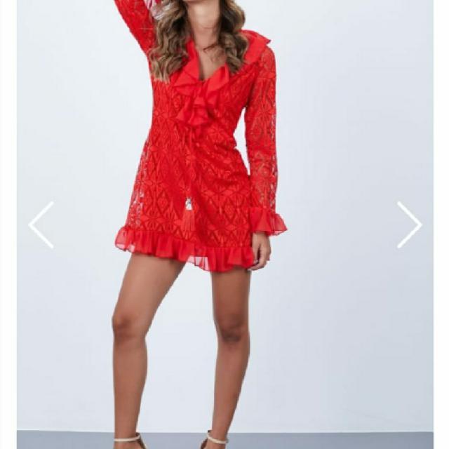 שמלה מהממת מידה M לא נלבשה מעולם מגליתה!