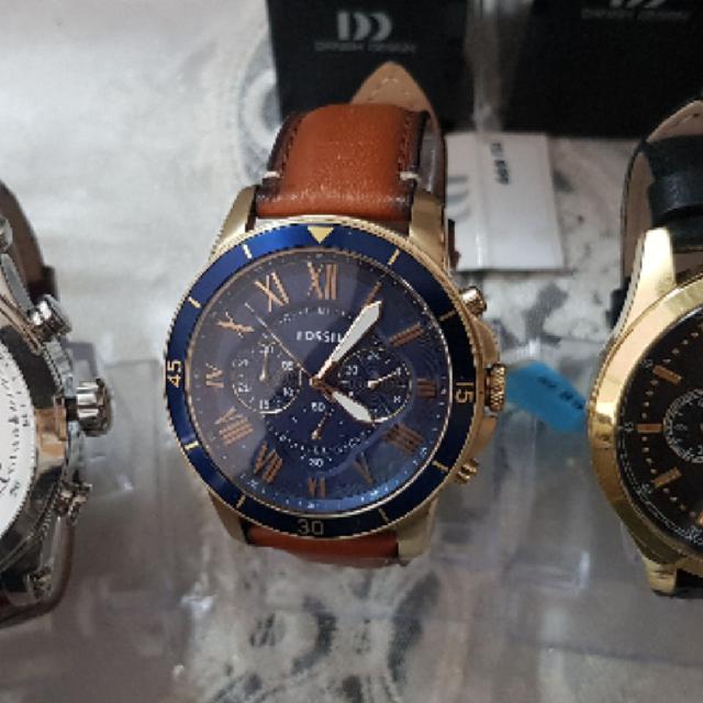 שעון יוקרתי לגבר fossil