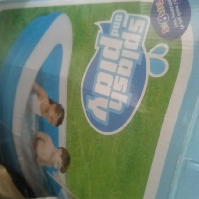 למכירה בריכה