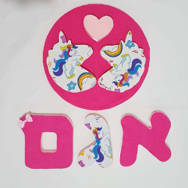שם לחדר ילדים בעבודת יד