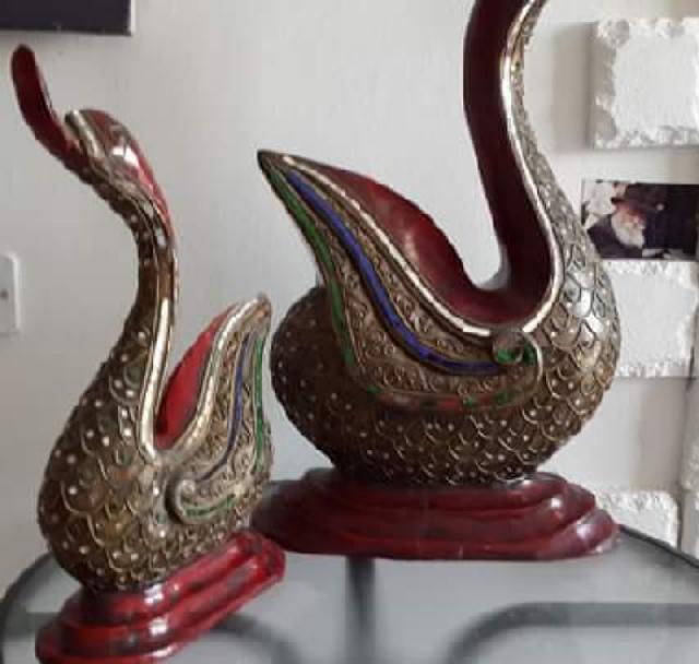 ברווזים עתיקים מאוד עשויים עץ נחושת וזכוכית 
במצב חדש לגמרייי
שניהם ב1200