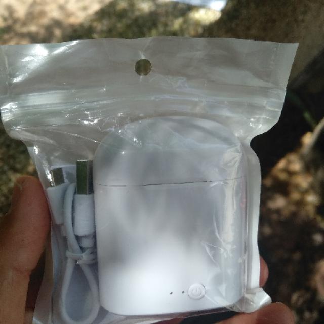 אוזניות מאוד טובות שנכנסות ממש בתוך האוזן .בלי חוטים.הזדמנות של ממש