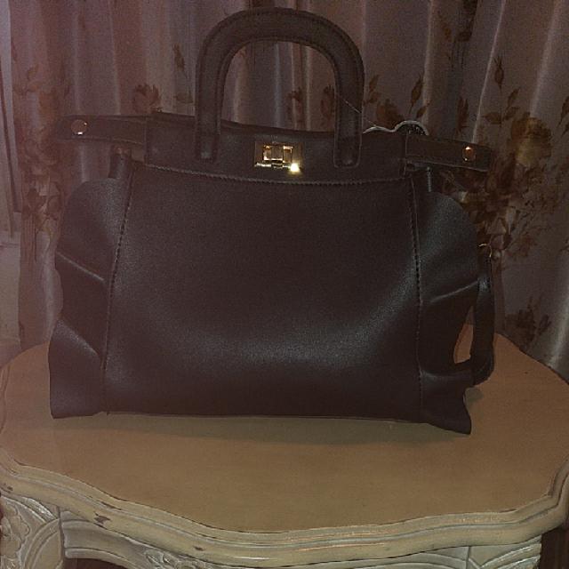 תיק סופר אלגנטי,נדיר ביופיו.