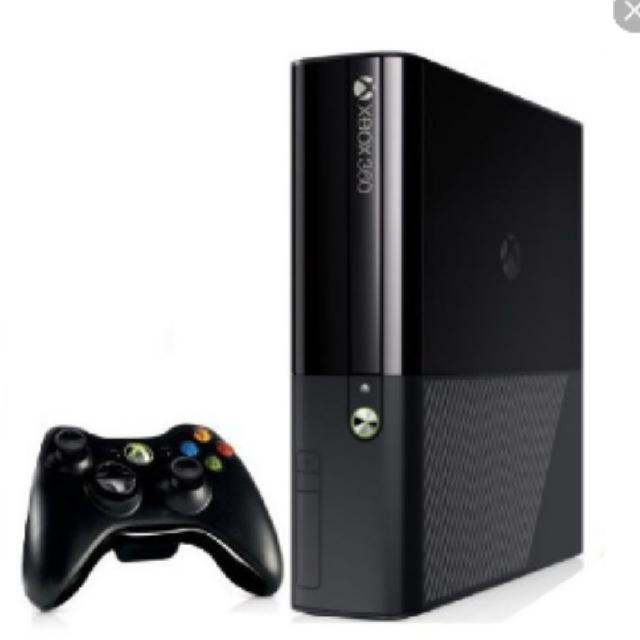 מגיע עם שני בקרים ושני משחקים XBOX360