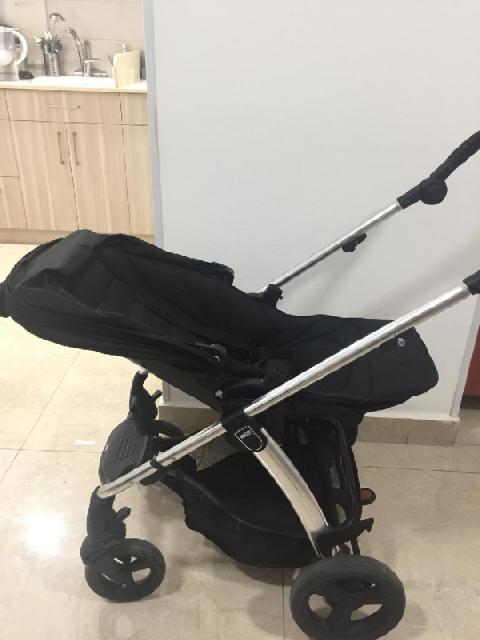 עגלה של mama's and papas הייתה בשימוש חצי שנה