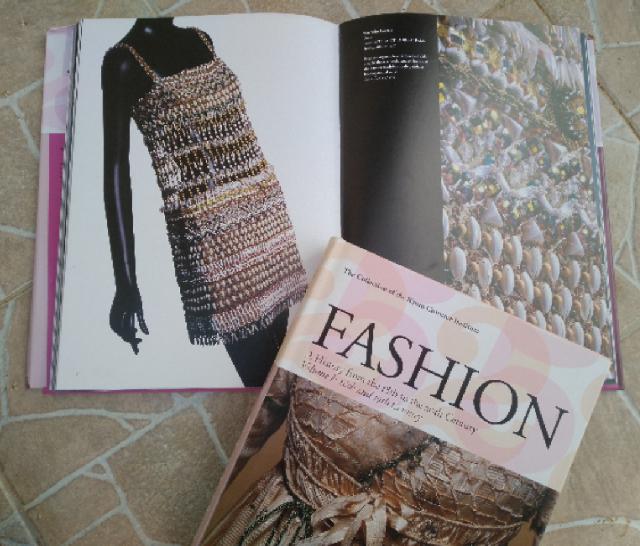 2 ספרי אופנה