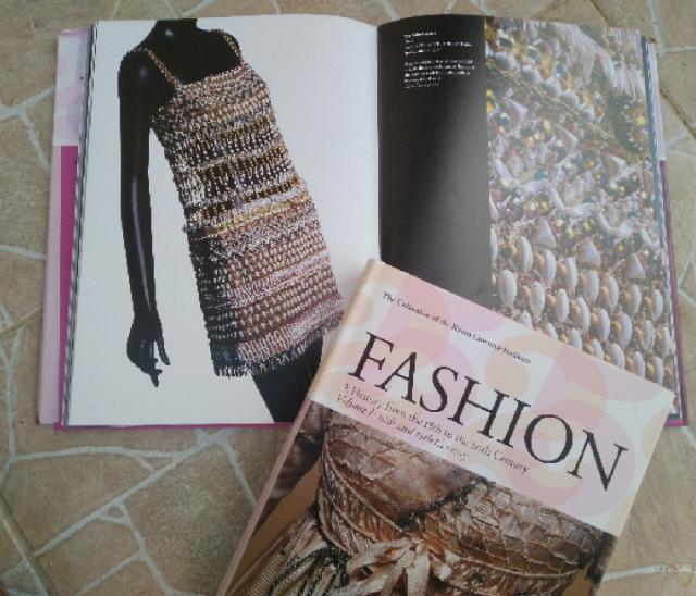 2 ספרי אופנה