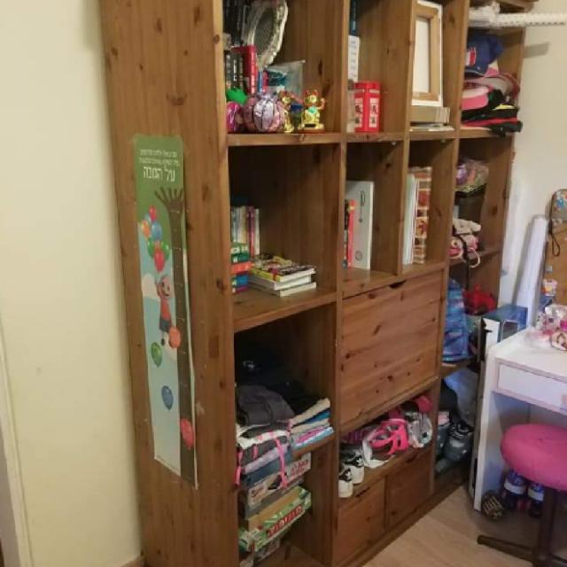 ספריה / ארון מדהים מעץ מלא