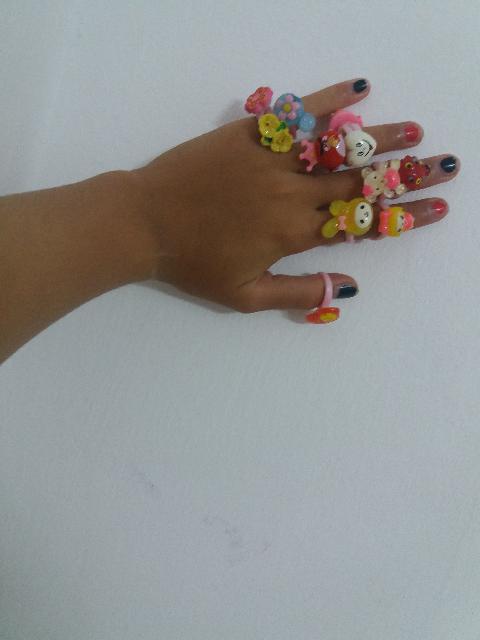 מלא טבעות יפות וקופסה