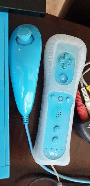 wii עם למעלה מ500 משחקים במצב טוב מאוד!