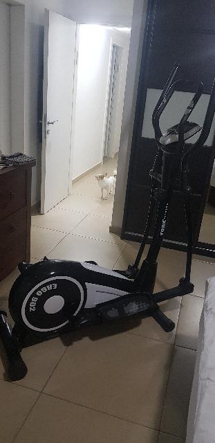 למכירה קרוס במצב מצויין 1000 שח