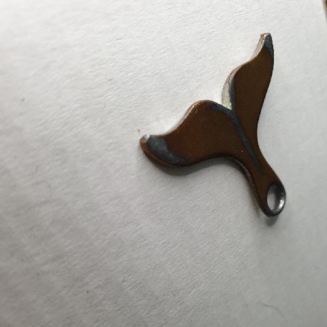 תיליון של זנב לוויתן, צבע ברונז סגנון ישן