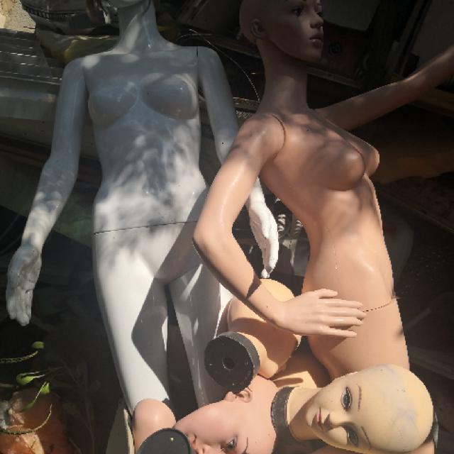 בובות תצוגה. לאופנה. ביגוד. וכדו