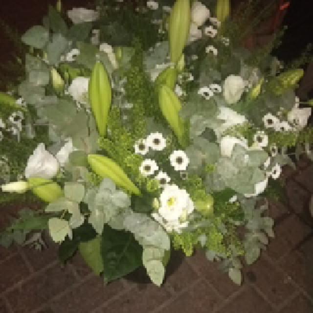 פרחים זרים לאירועים ולחגים