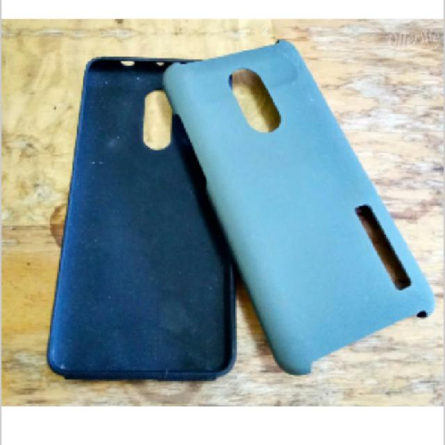 מגן שני חלקים - חלק אחד סיליקון בצבע שחור חלק שני פלסטיק בצבע אפור, חדששש