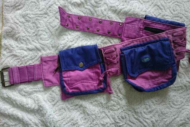 חגורה עם כיסים
