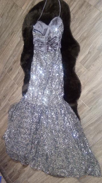 שמלת ערב כמו חדשה שקניתי ב 1800 ₪