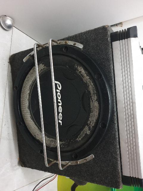 למכירה סטב ומגבר . ישבו על הרכב שנה נמכר עקב מכירת הרכב