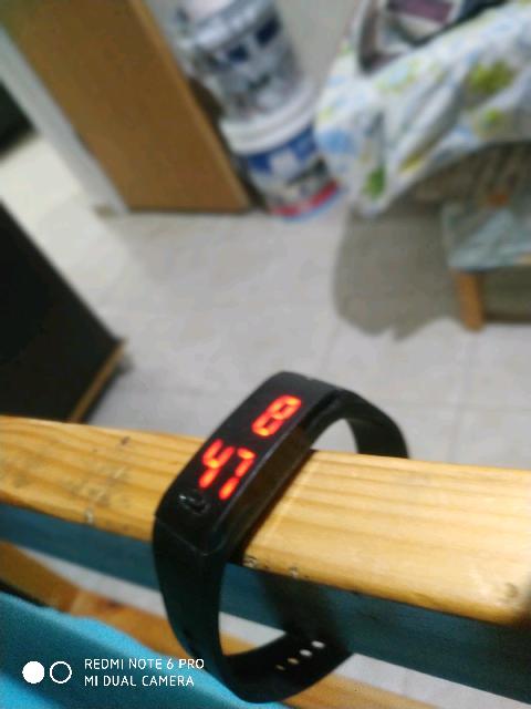 שעון יד טכנולוגיה.לילדים ומבוגרים