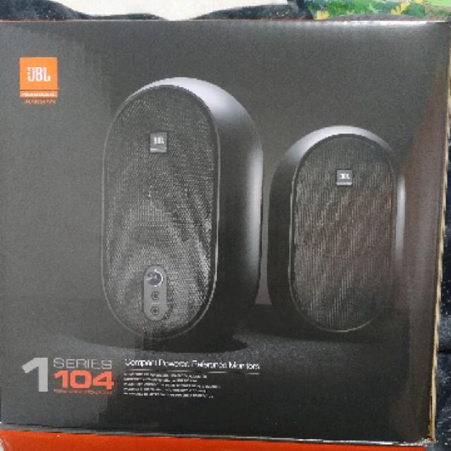 מוניטורים אולפניים JBL