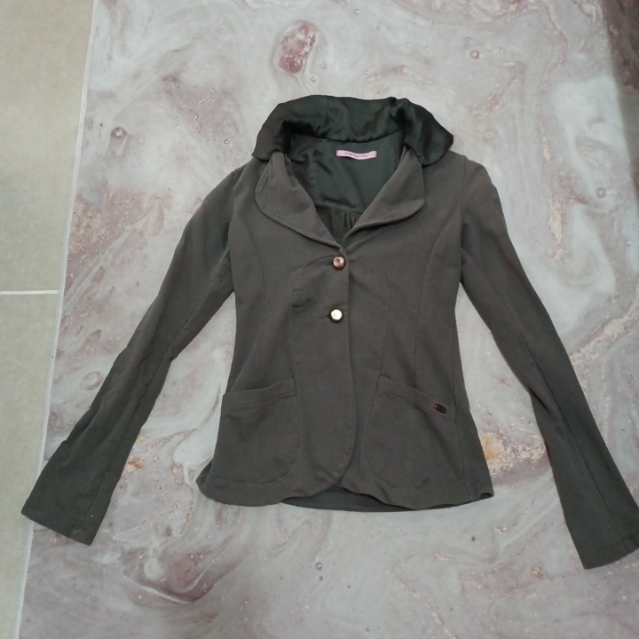 ז'קט מחוייט מבד נעים ורך מידה 38 