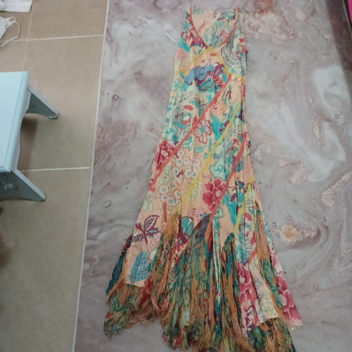 שמלה אחת ויחידה